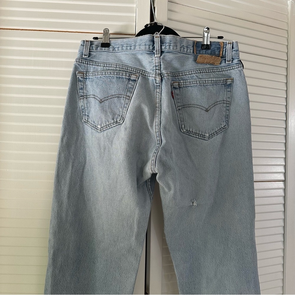 Vintage 80’s Levi’s Light Blue Distressed Jeans 36W - Picture 7 of 11
